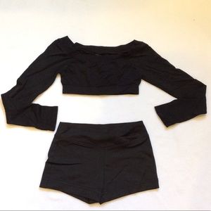 Kurve longe sleeve crop top & dance shorts